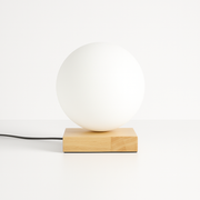 Luminária de Mesa Abajur Moderna Madeira Vidro Joka - ABAZZUR™